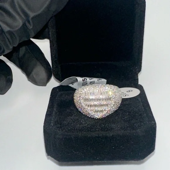 4ct Moissanite Heart Ring - Picture 7 of 16